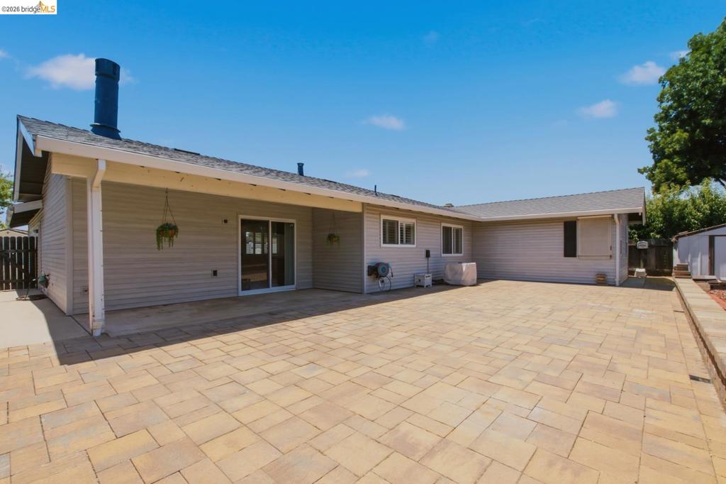 1421 Woodmont Way Property Photo 32