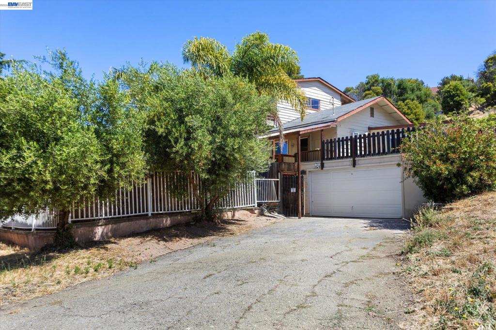 26770 Hayward Blvd Property Photo 1