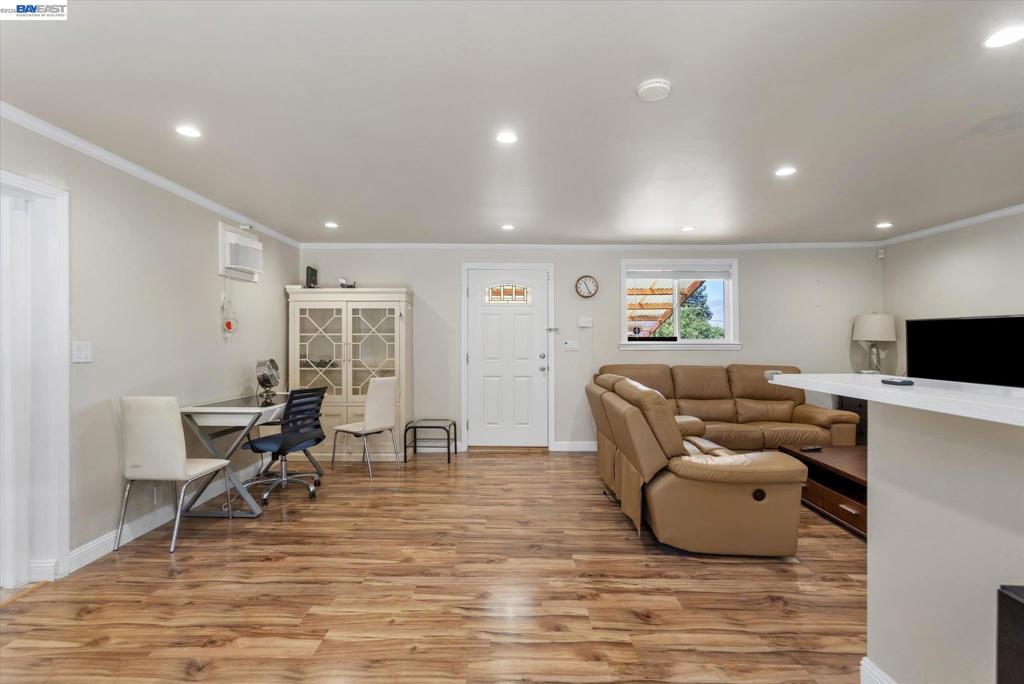 26770 Hayward Blvd Property Photo 3