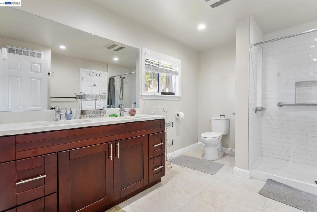 26770 Hayward Blvd Property Photo 10