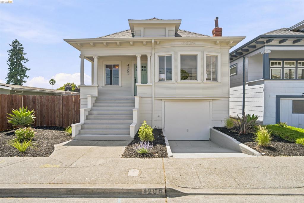 4205 West St Property Photo 1