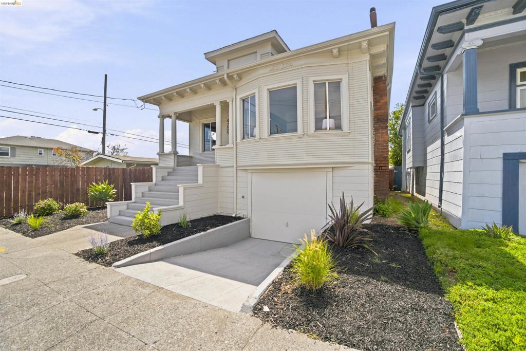 4205 West St Property Photo 8