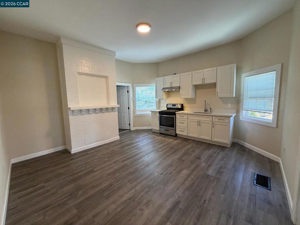 529 Carolina St Property Photo 3