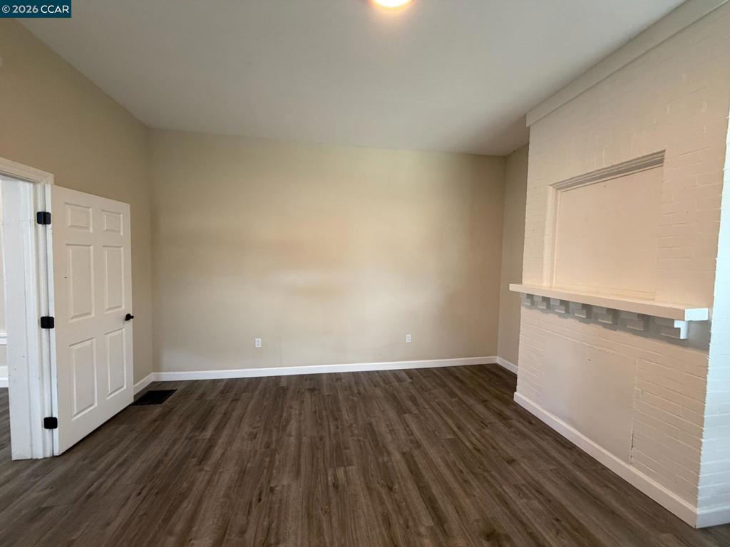 529 Carolina St Property Photo 4