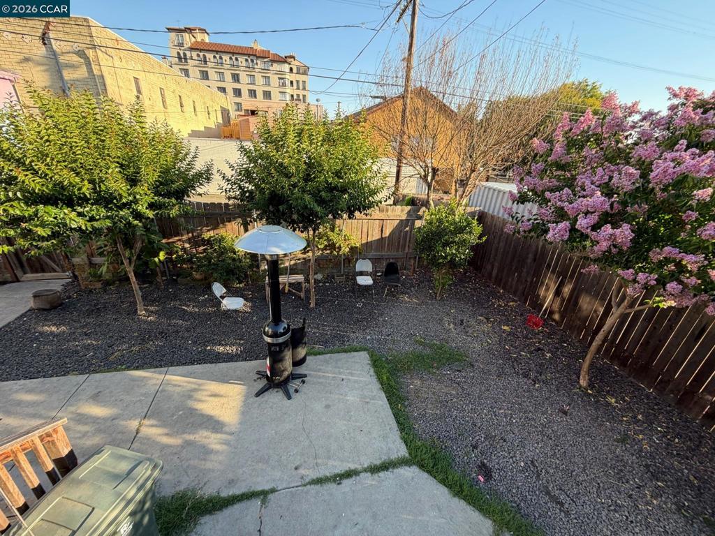 529 Carolina St Property Photo 8