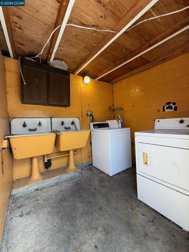529 Carolina St Property Photo 9