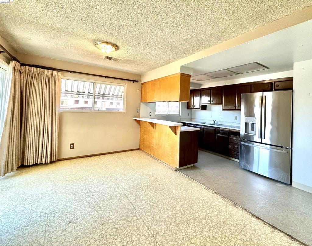 4269 Ribera St Property Photo 3