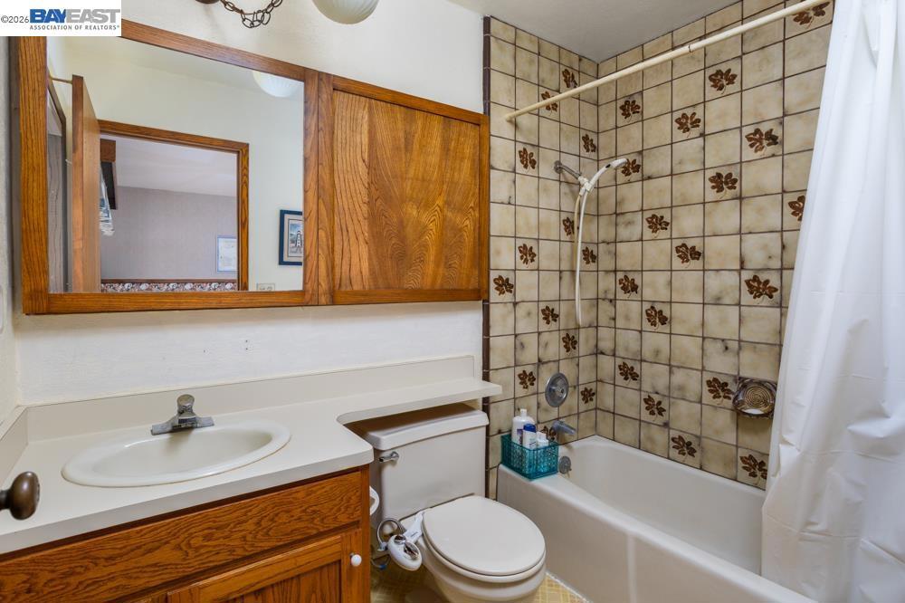 6727 Sunnyslope Ave Property Photo 21