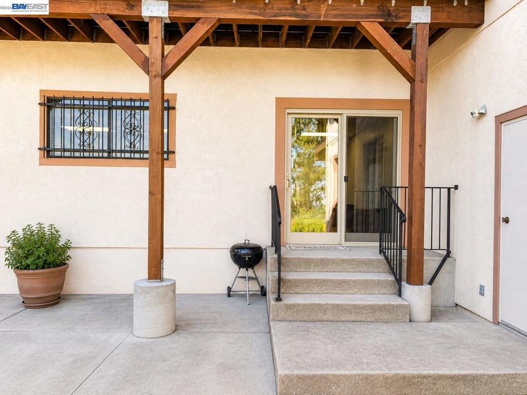 6727 Sunnyslope Ave Property Photo 31