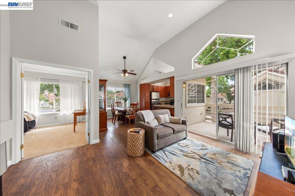 7350 Cronin Cir Property Photo 4