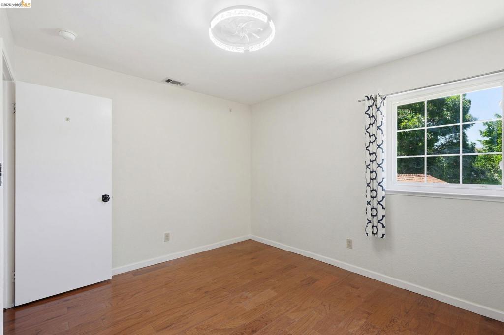 224 Sandy Cove Ln Property Photo 18