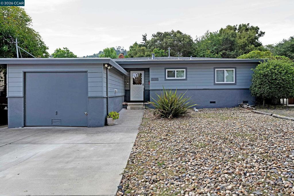 3730 Ramsey Ct Property Photo 4