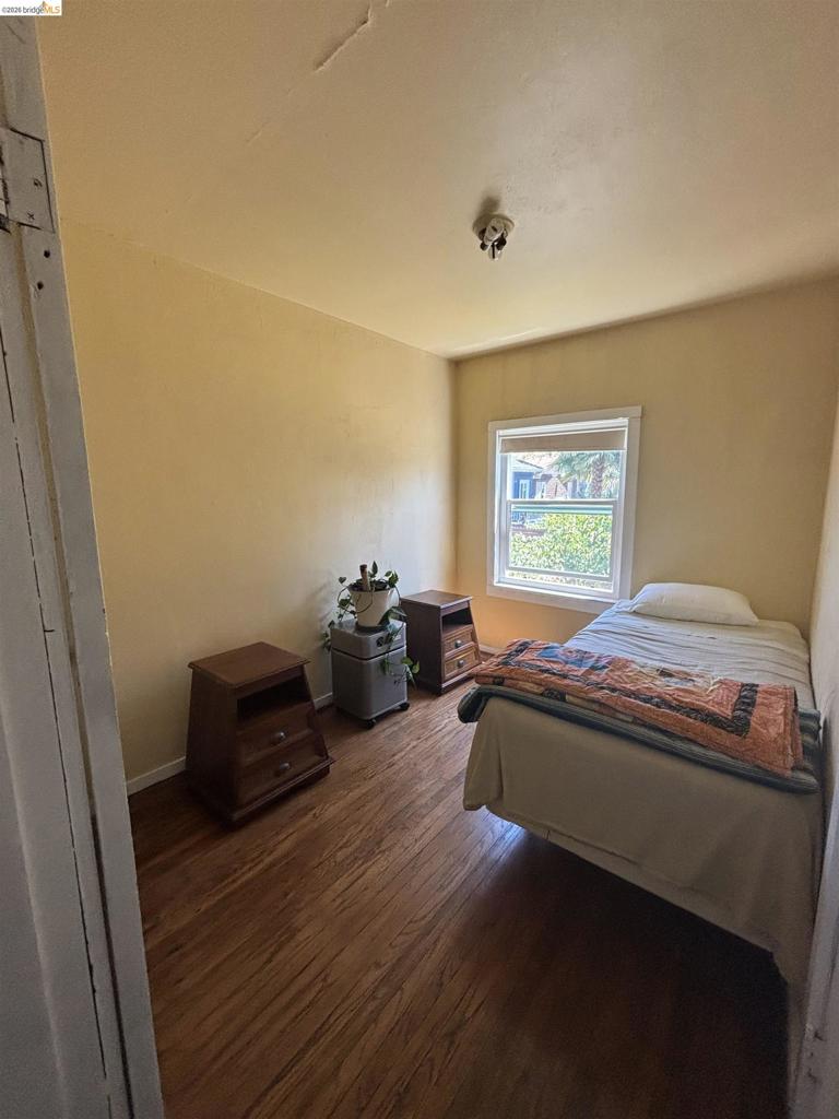 915 39th St Property Photo 17