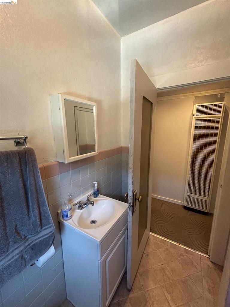 915 39th St Property Photo 25