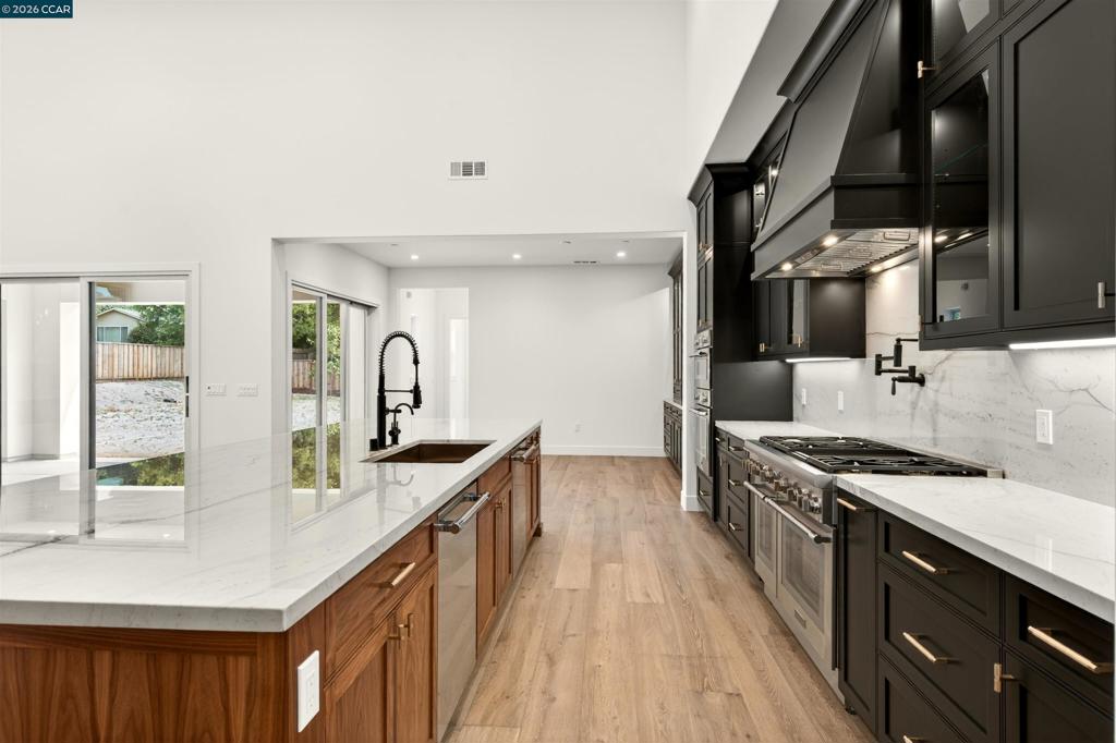 1090 Borrette Court Property Photo 11