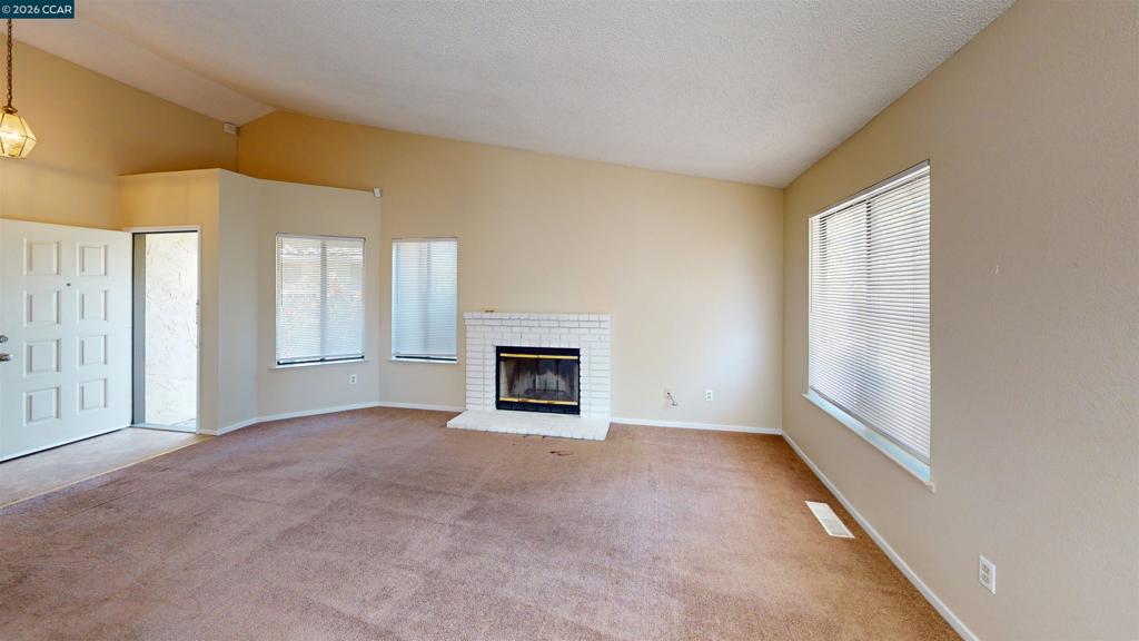 2825 Cashew St Property Photo 3