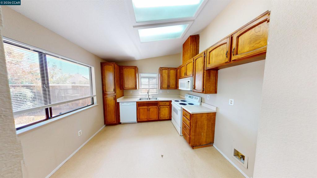 2825 Cashew St Property Photo 4