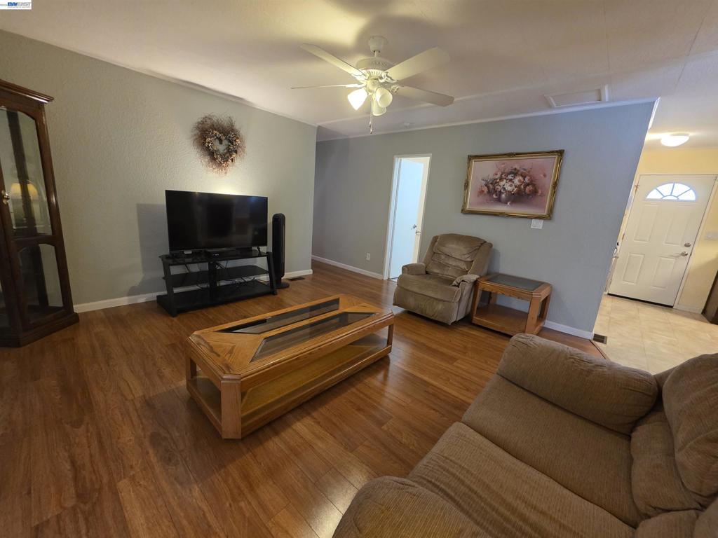 3231 Vineyard Ave Property Photo 11