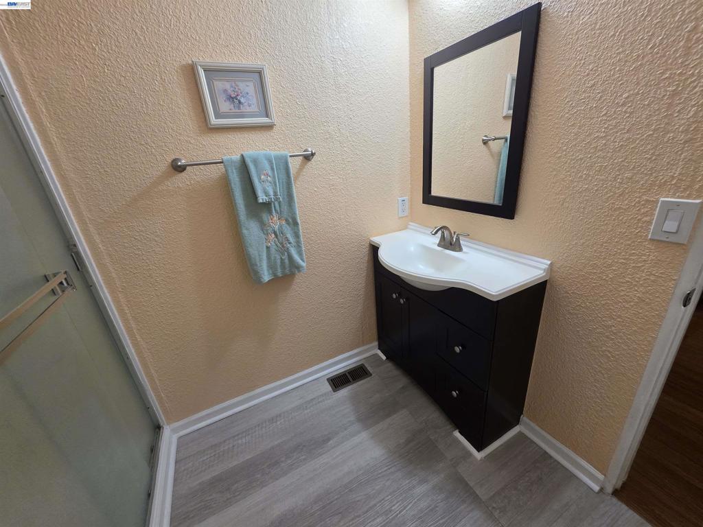 3231 Vineyard Ave Property Photo 15