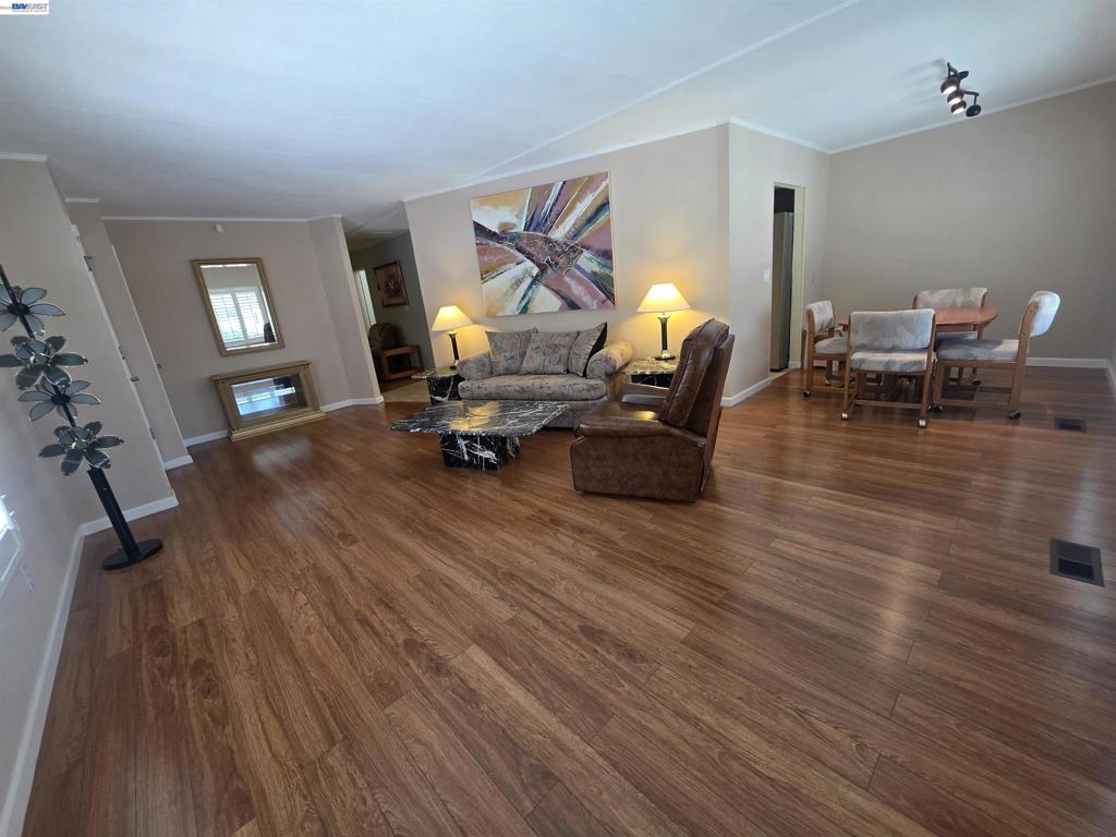 3231 Vineyard Ave Property Photo 25