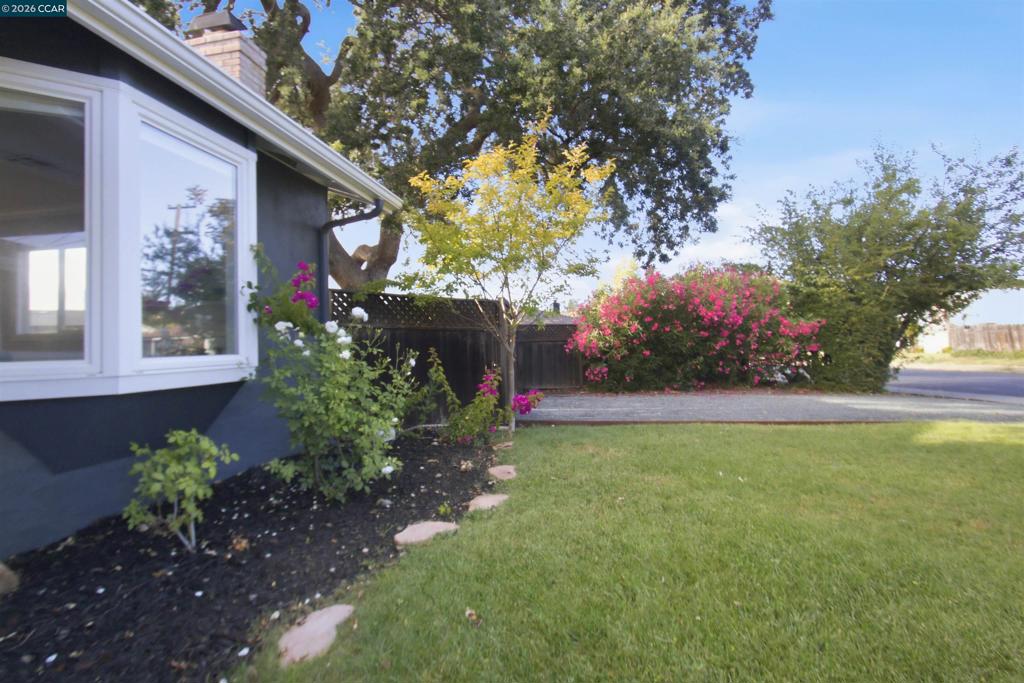 1412 Delaware Dr Property Photo 6