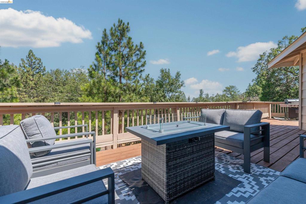23984 Oxbow Ln South Property Photo 1