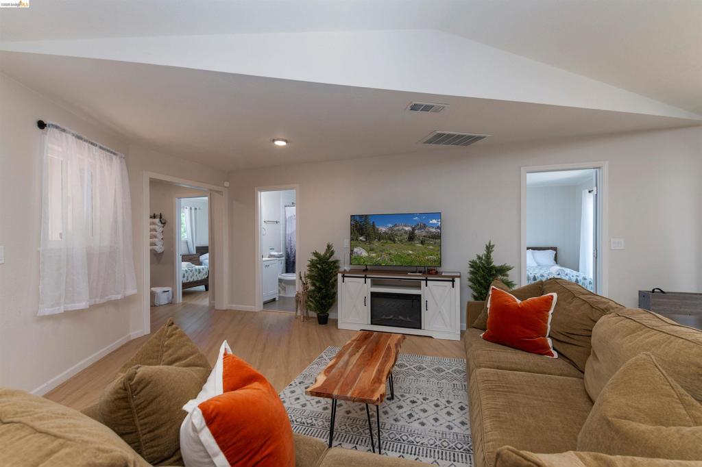 23984 Oxbow Ln South Property Photo 9