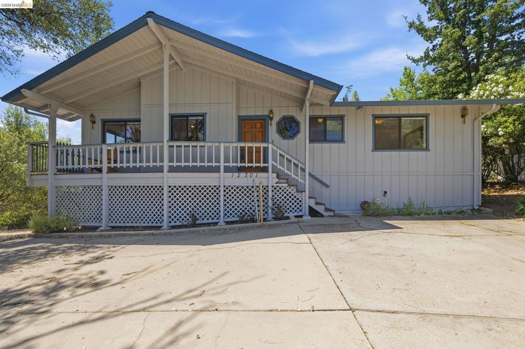 12701 Cresthaven Dr Property Photo 1