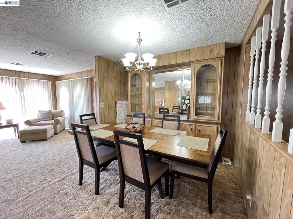 1285 Sussex Way Property Photo 6