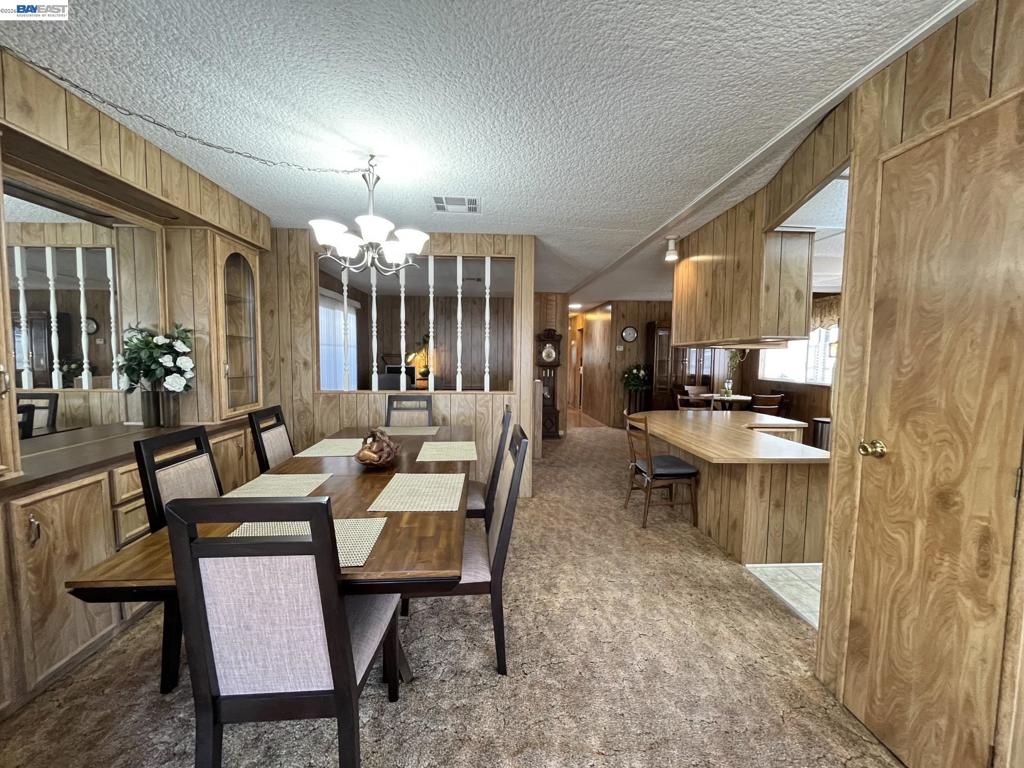 1285 Sussex Way Property Photo 10