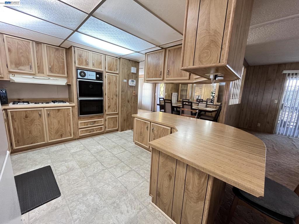 1285 Sussex Way Property Photo 15