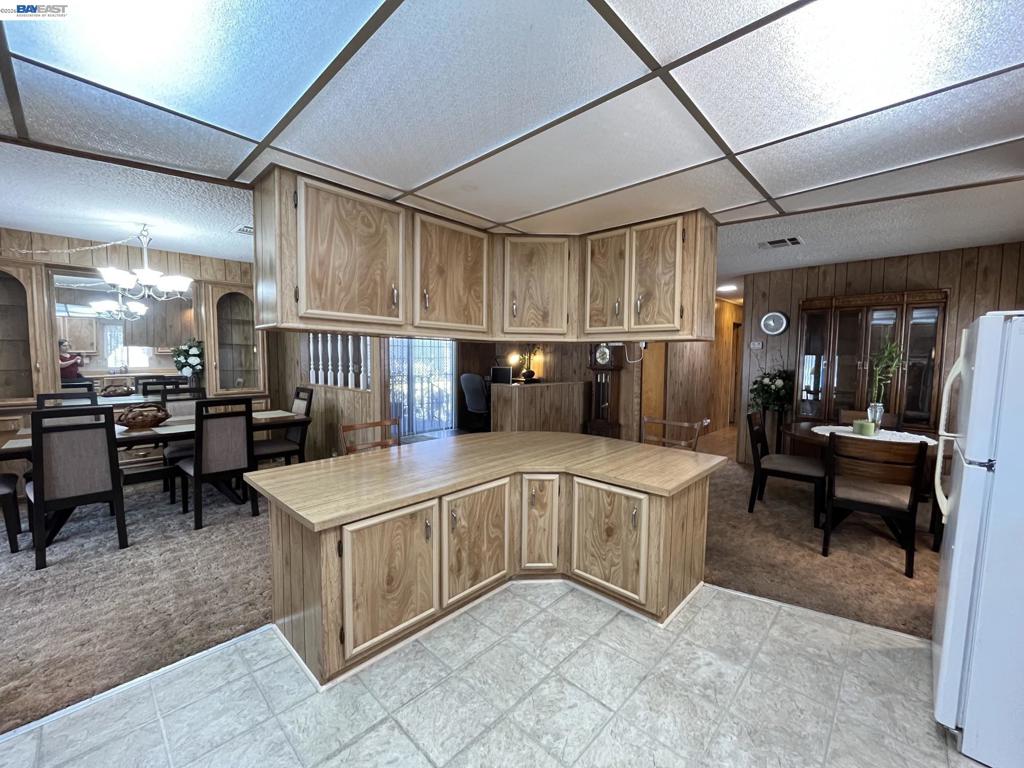 1285 Sussex Way Property Photo 16