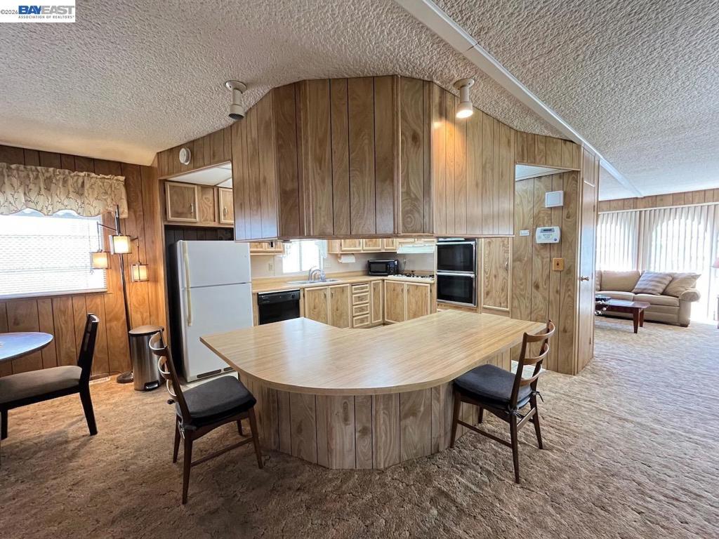 1285 Sussex Way Property Photo 23