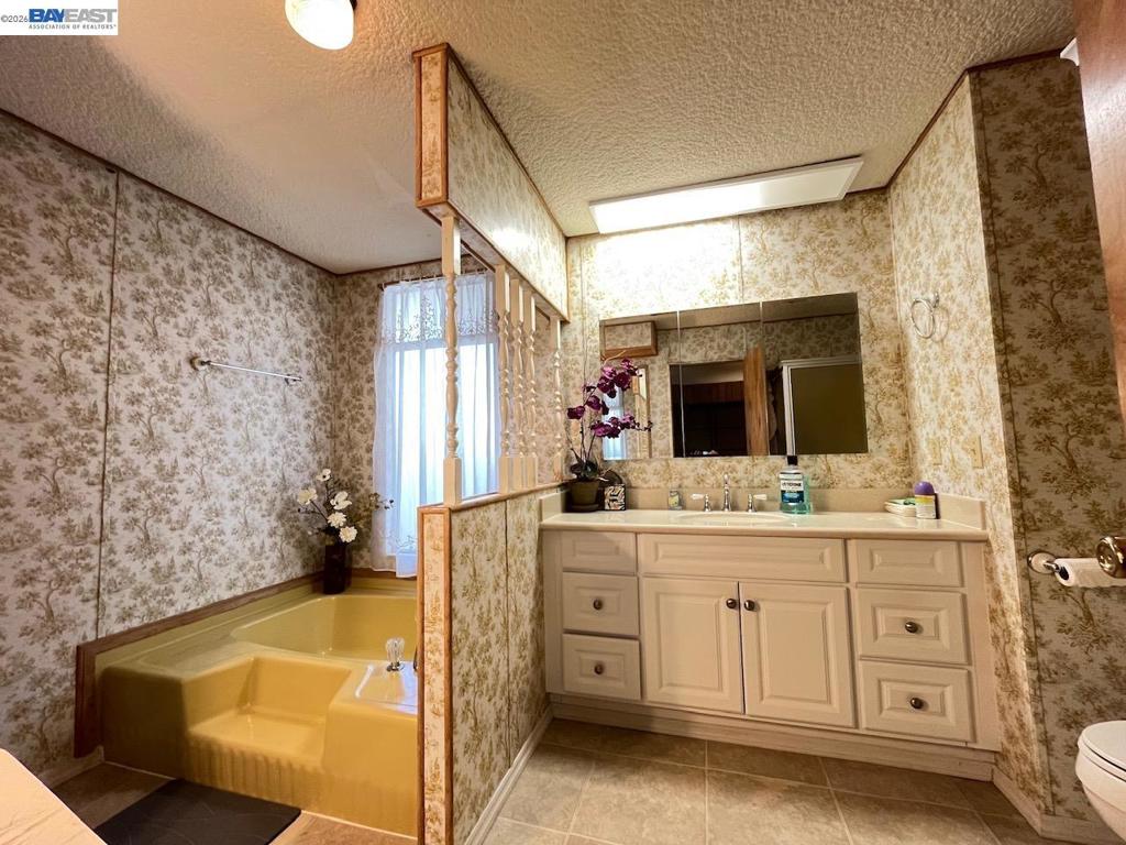 1285 Sussex Way Property Photo 31