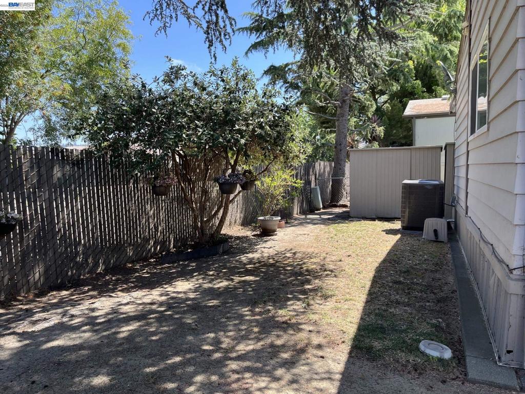 1285 Sussex Way Property Photo 42