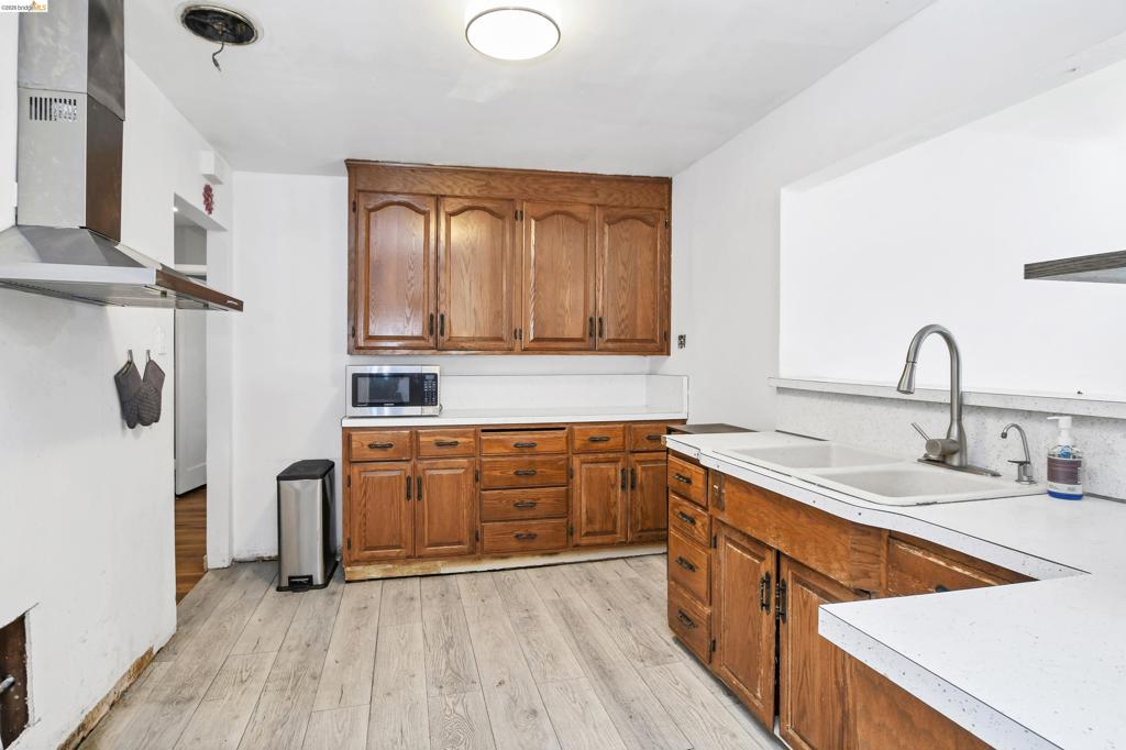 93 Atherton Ave Property Photo 16