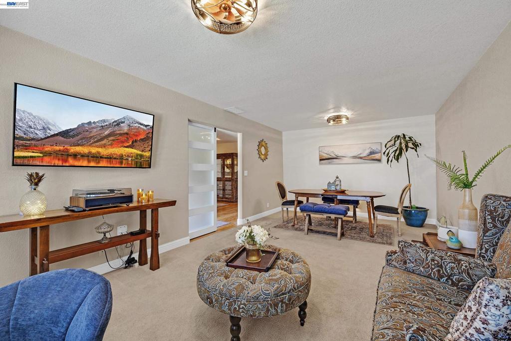 34515 Bentley Ct Property Photo 5