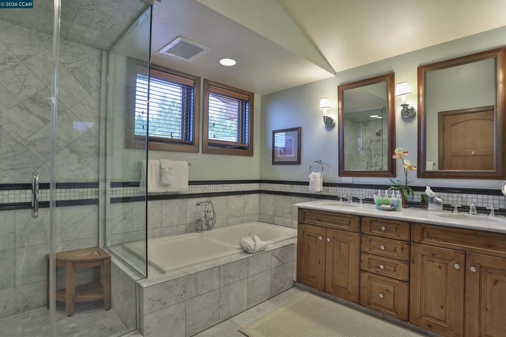 6750 North Lake Blvd 2e Property Photo 17