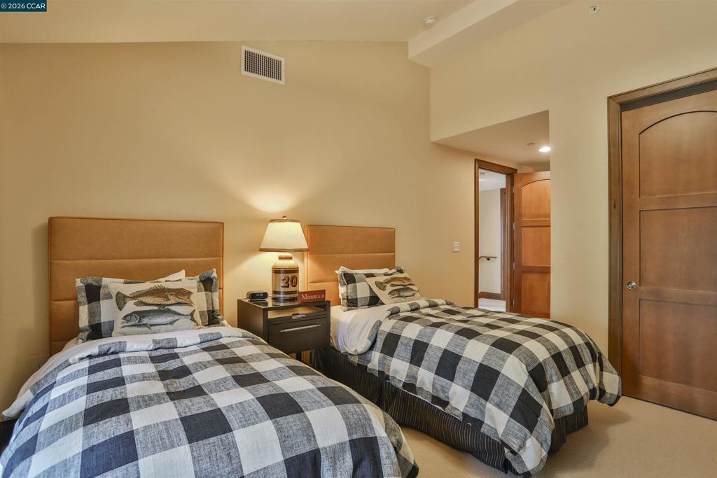 6750 North Lake Blvd 2e Property Photo 22