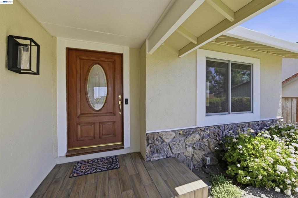 47108 Yucatan Dr Property Photo 5
