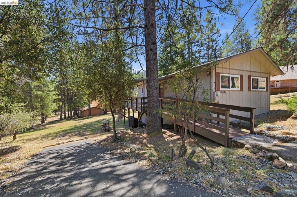 19666 Cottonwood St Property Photo 3