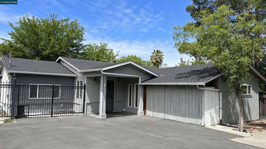2573 Decca Lane Property Photo 1