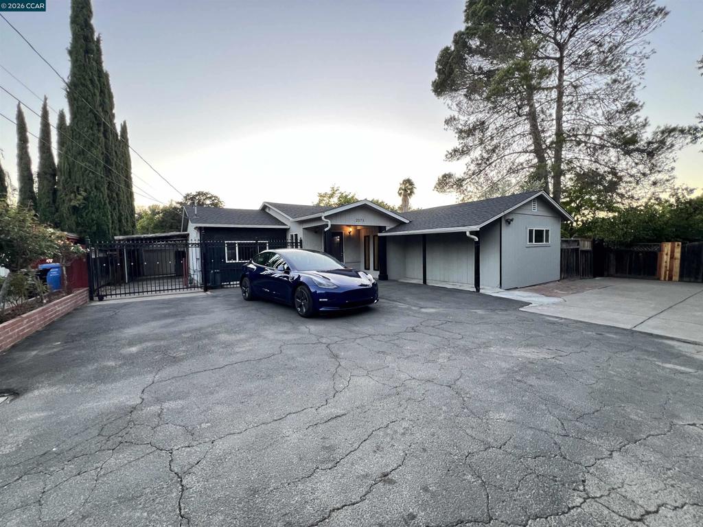 2573 Decca Lane Property Photo 2