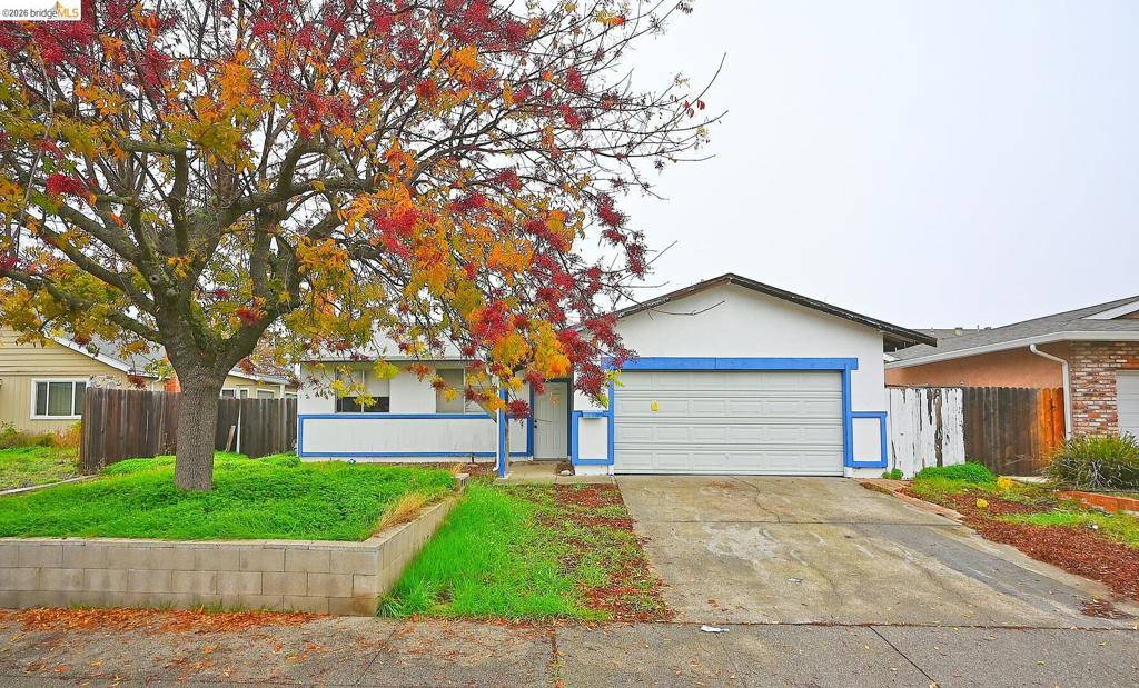 854 Finch Way Property Photo 3