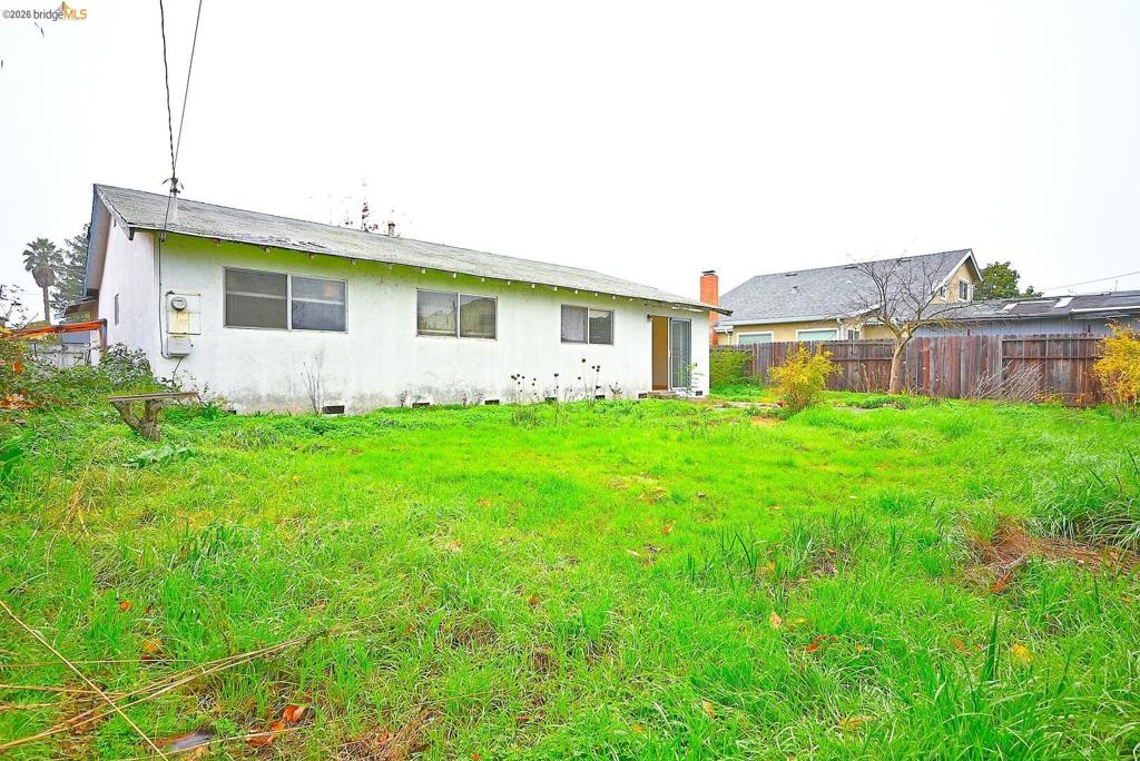 854 Finch Way Property Photo 10