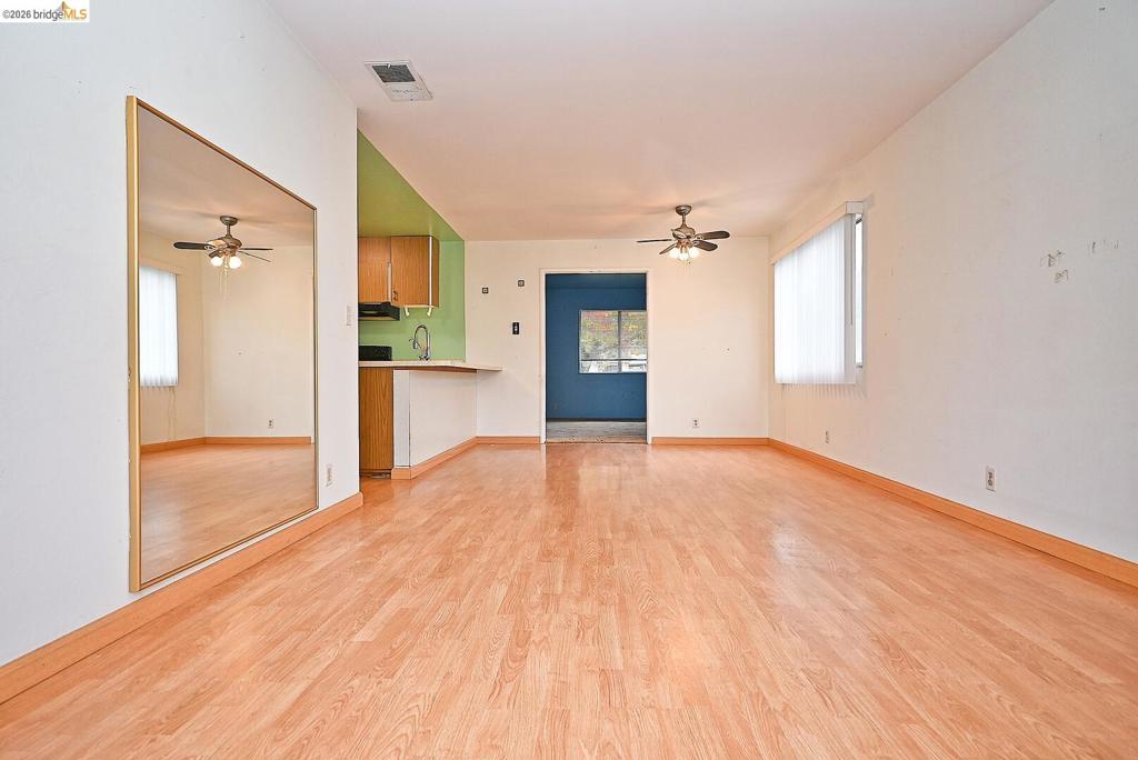 854 Finch Way Property Photo 12