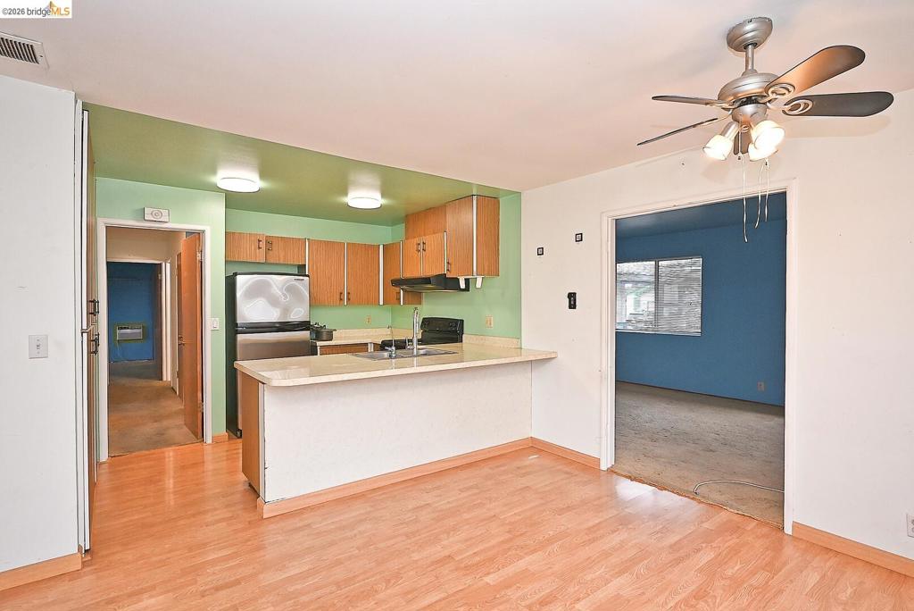 854 Finch Way Property Photo 13