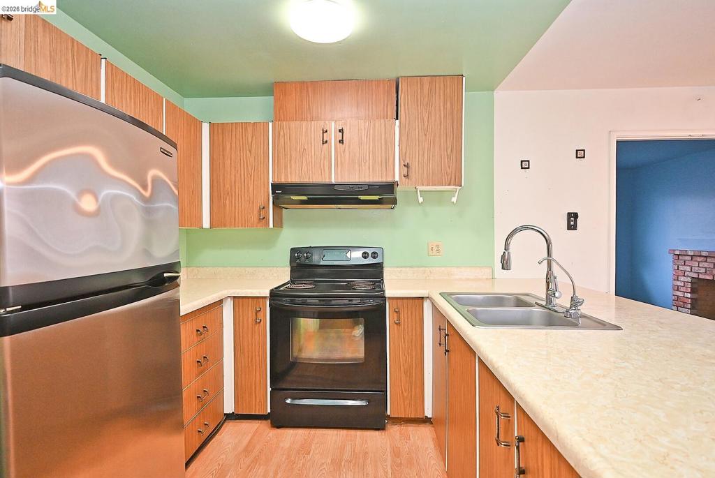 854 Finch Way Property Photo 16