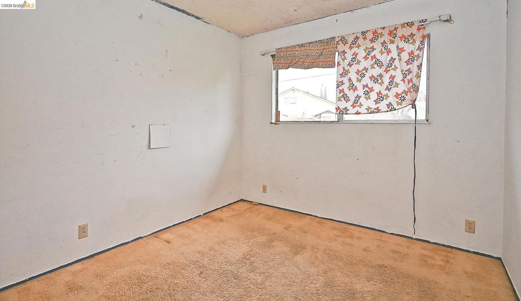 854 Finch Way Property Photo 19