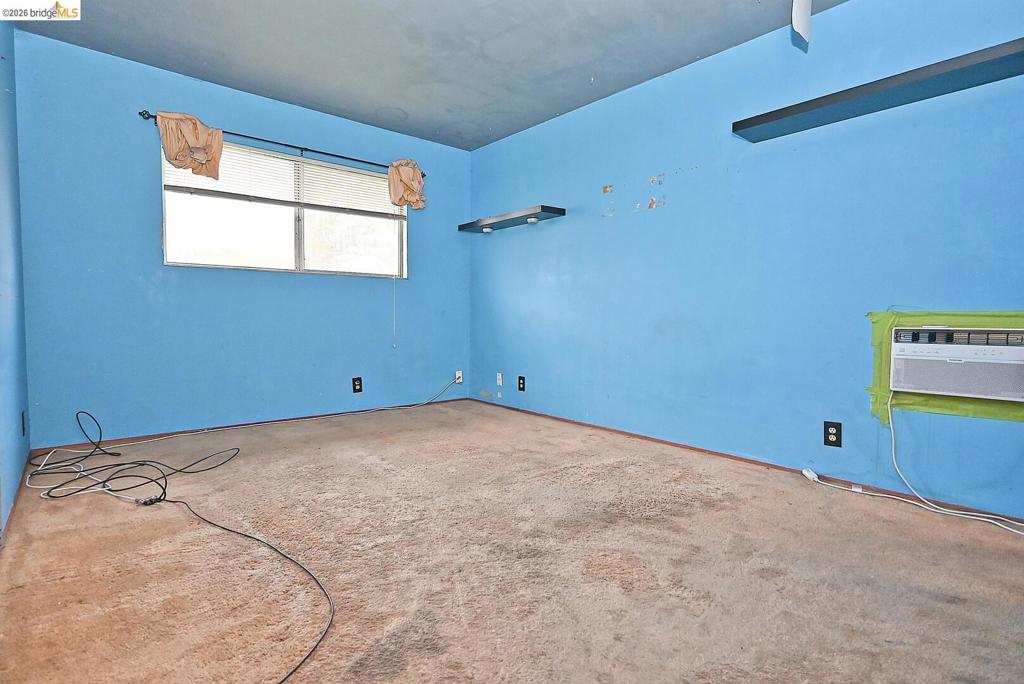854 Finch Way Property Photo 22